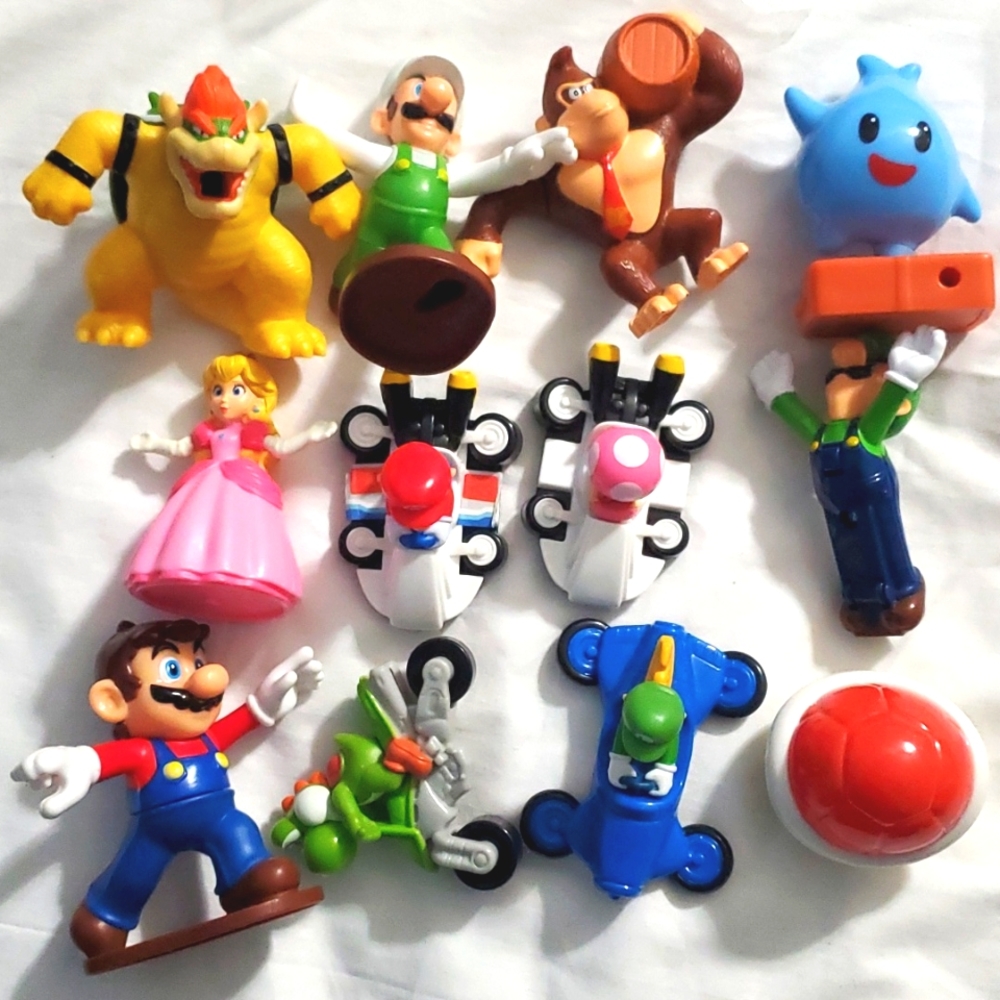 :Mixed lot of 12 McDONALDS Mario Brothers Nintendo HAPPY MEAL TOYS  READ DESCRIT